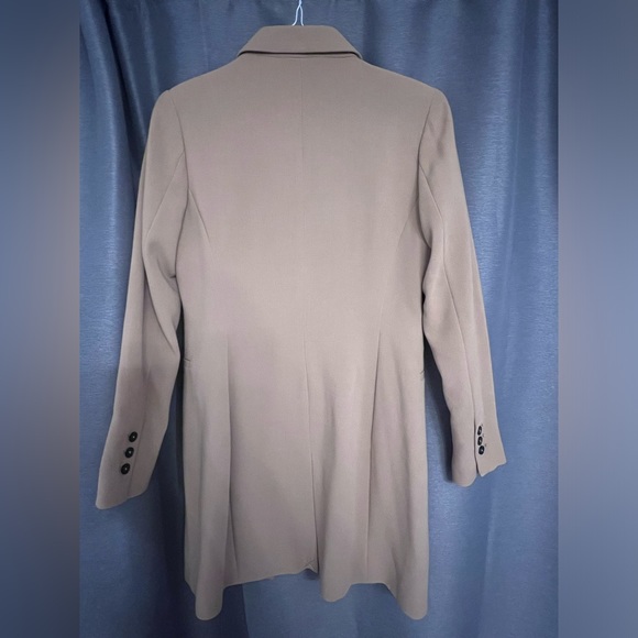 Size small tan colored long jacket - Picture 5 of 6